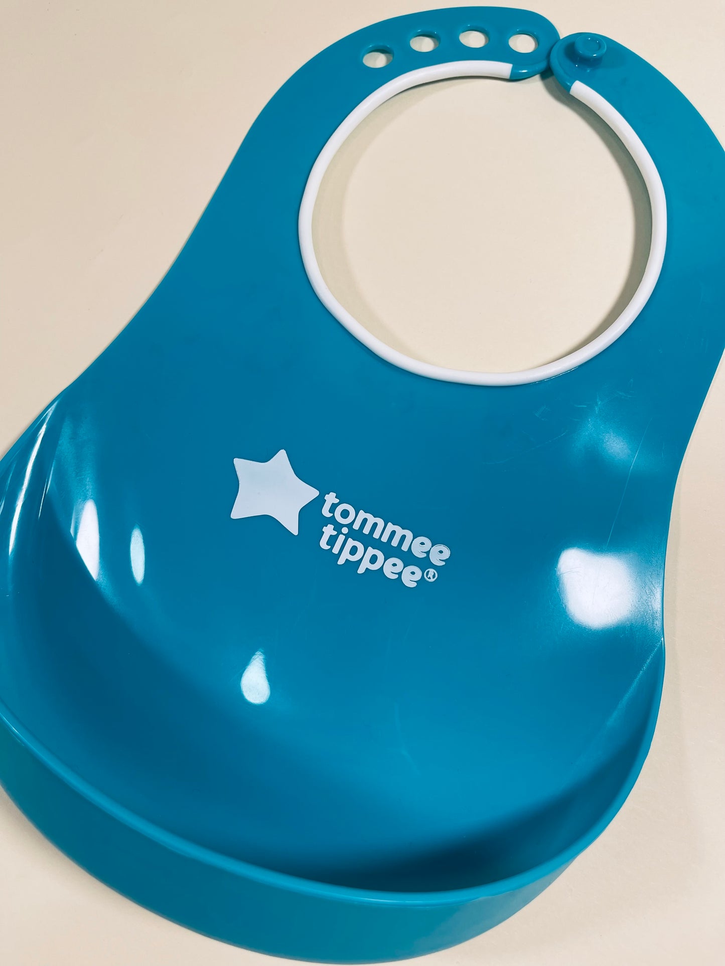 Tommee tippee bib