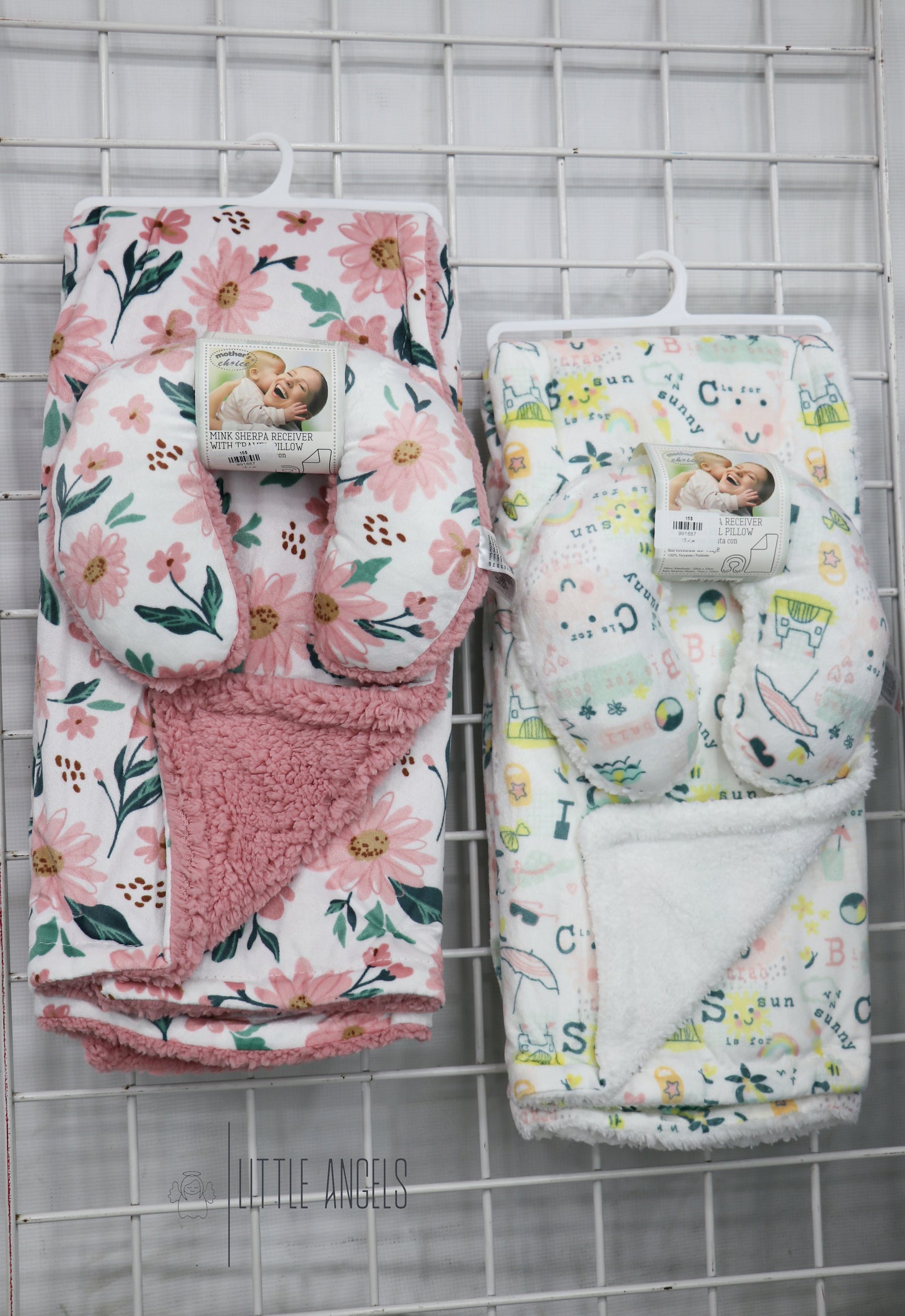 U shape pillow + wool blanket