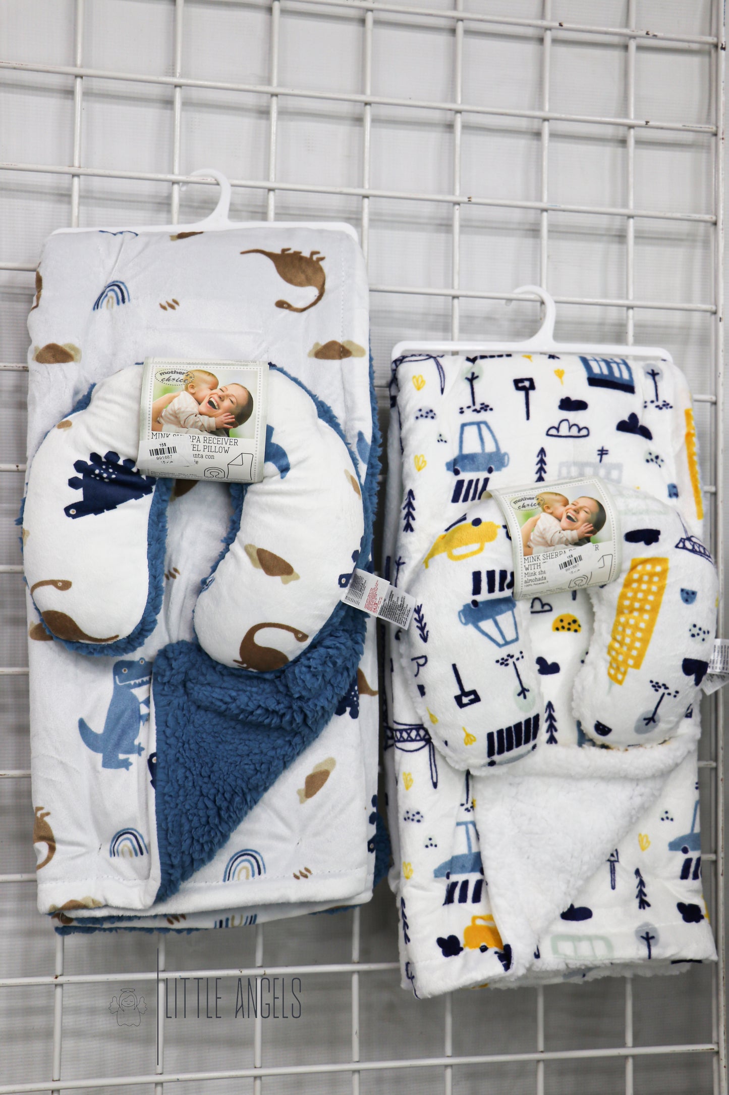 U shape pillow + wool blanket