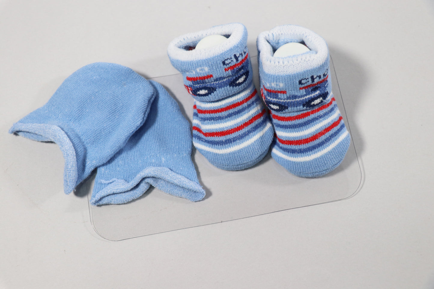 Gloves + socks new born